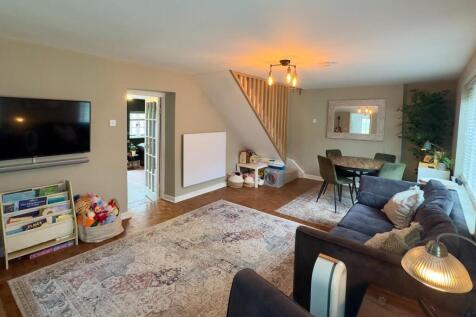 Living room 1.jpg