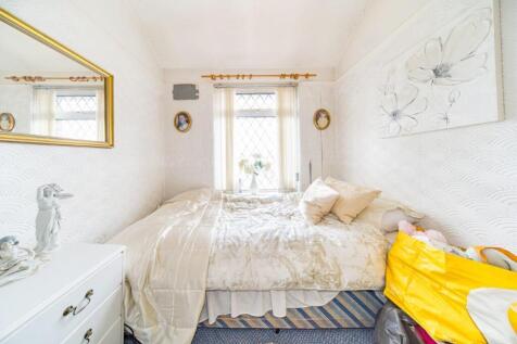 5 Portico Avenue bedroom 3.jpg