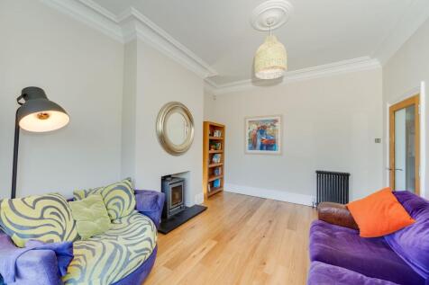 KITCHEN, DINER AND LIVING ROOM