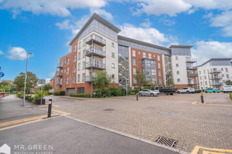 Poole, BH15 - property photo