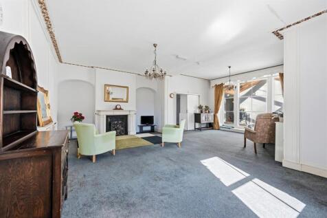 Sitting Room from entrance hallway.jpg