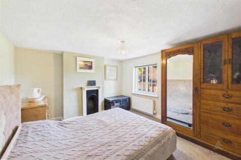 CAM05030G0-PR0074-STILL003.jpg