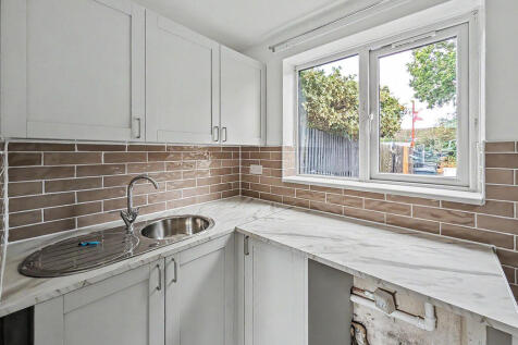 The Ridings, Bicton Heath, Shrewsbury, Shropshire, SY3 5ES photo 3