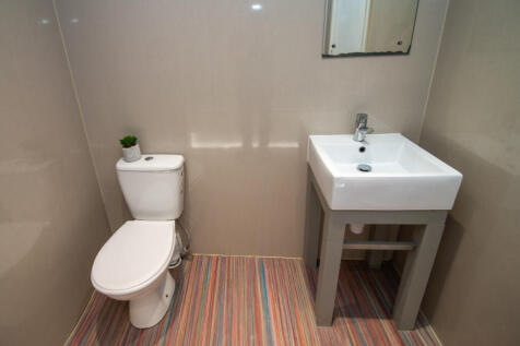 7 Queen Anne bathroom 2