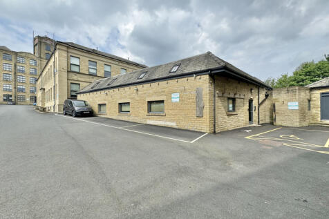 2-bed flat on The Garden House, Blakeridge Mill Village, Batley, WF17, £950/mo