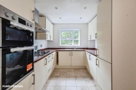 4-bed semi-detached on Lower Broughton Road, Salford, M7, £1,800/mo