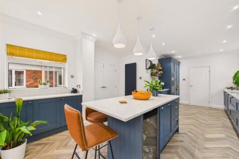 Kitchen - Alternative View