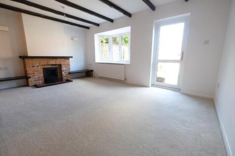 SITTING/DINING ROOM