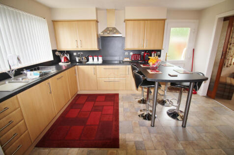 Kitchen a.JPG