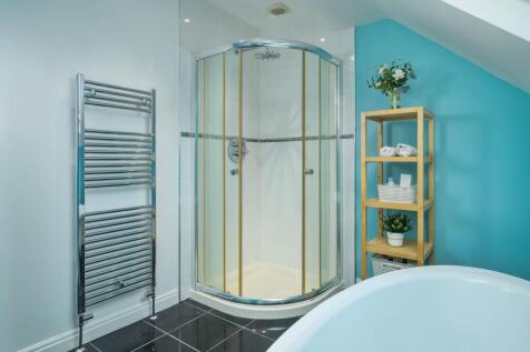 Main family bathroom 