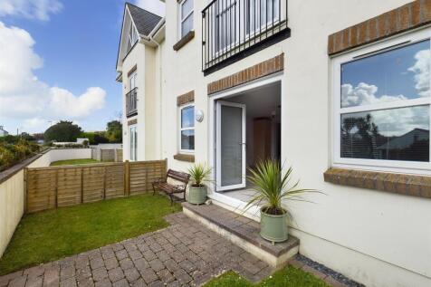 2 Pentire Mews Garden