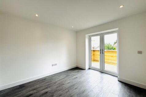 Living Room/4th Bedroom