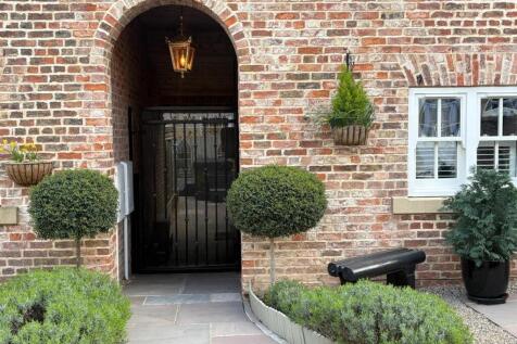 Dinsdale House 1.jpg