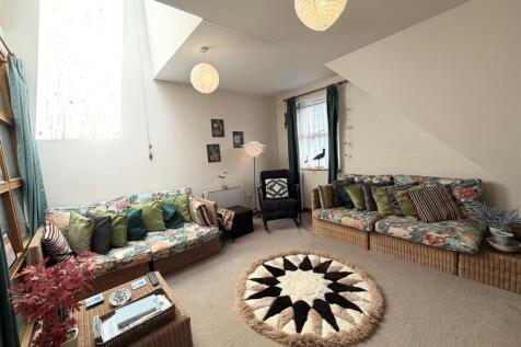 Sitting Room reverse.JPG