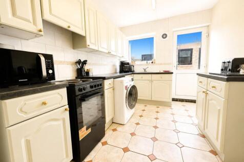 Royston Avenue, Southend-On-Sea, Essex, SS2 photo 4