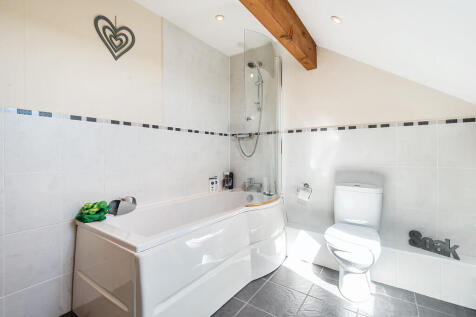 Second Floor Bath...