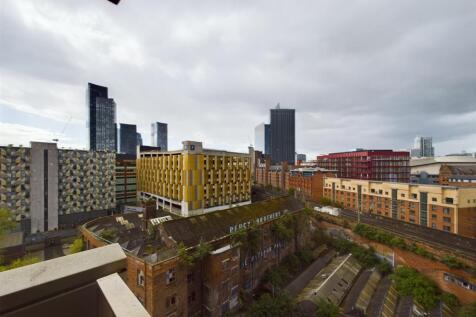 CAM01231G0-PR0052-STILL019