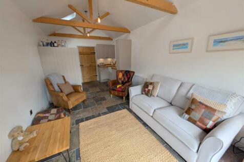 Open Plan Kitchen and Lounge