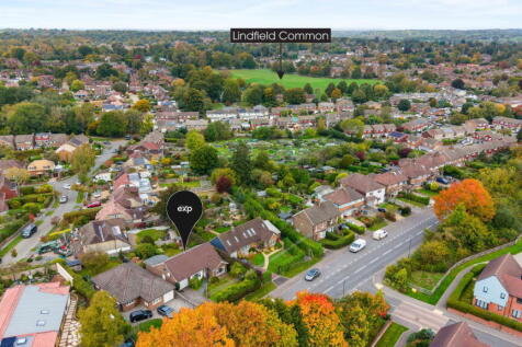 Haywards Heath, RH16 - property photo