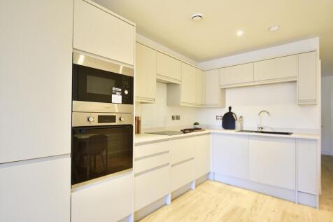 2 bed flat to rent Duval House, London SW11