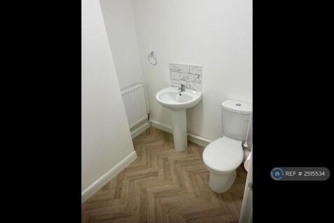 Bath 2 Sink And Toilet 