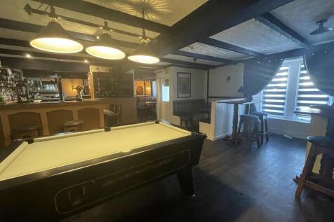 The Crown Hotel, 102 Queen Street, Newton Stewart, DG8 6JW photo 5