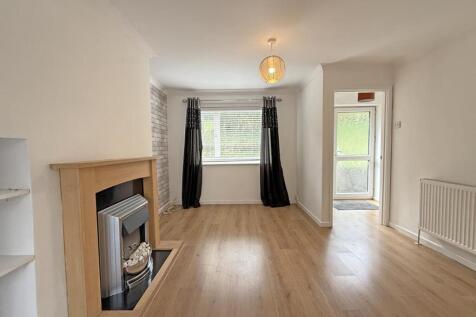 Beeston Walk 1 - Lounge Front...jpg