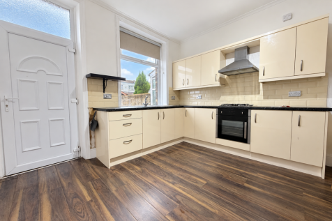 Otley Road, Eldwick, Bingley, BD16 3EE photo 4
