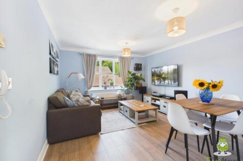 EweMove Estate Agents Basingstoke - 4 Breadels Cou