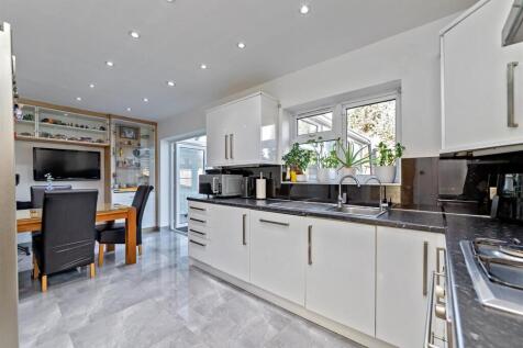 10BirchwoodWay-14.jpg