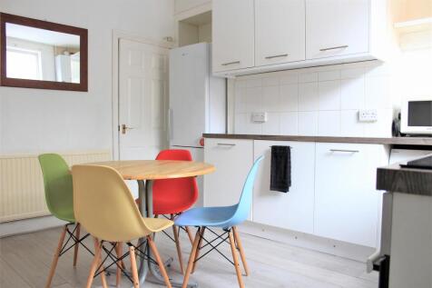 Kitchen 2.jpg