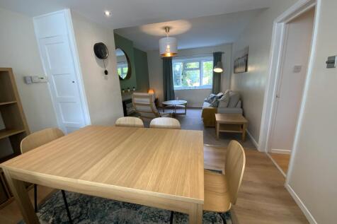 14 Tachbrook Court, Leamington Spa photo 3