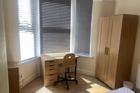 4-bed terraced on Four Bedroom Student House - Edinburgh Road, L7, £542/mo