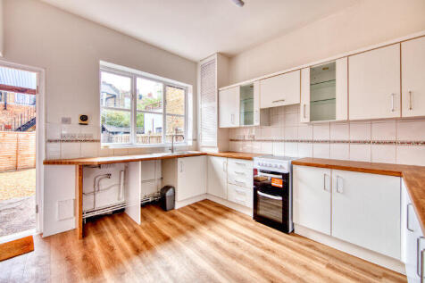Waldegrave Road, Wood Green, Haringey, London photo 4