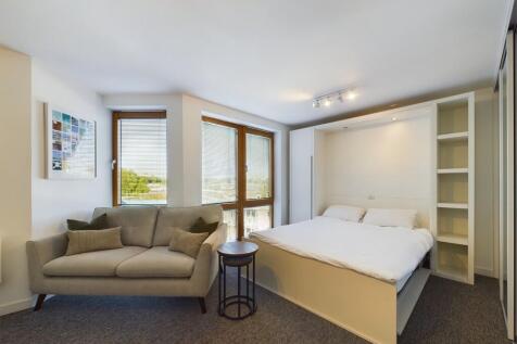 Lounge / Bedroom