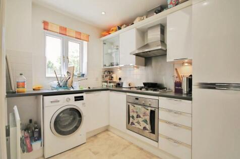 Sullivan Close, Canterbury photo 4