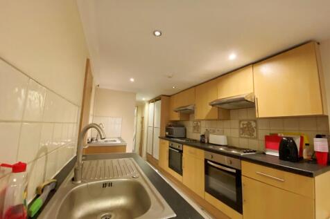 Rhymney Street, Cathays photo 3