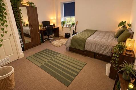 2-bed flat on St Michaels Hill, Kingsdown, Bristol, BS2, £1,910/mo