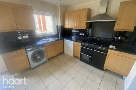 Gelding Close, LUTON photo 3
