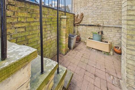 CAM02545G0-PR0486-STILL023