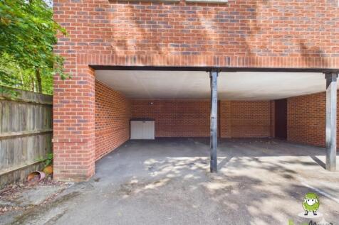 EweMove Estate Agents Basingstoke - Elvetham Rise