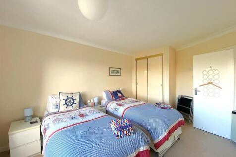 18 St Kitts - Bed3.jpg