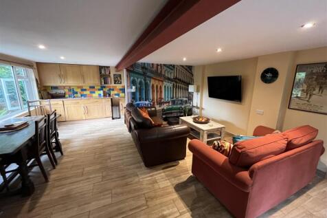 Dining Room/Living Room