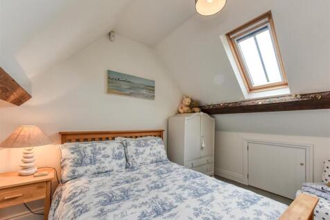 The Gatehouse-bed3b.jpg