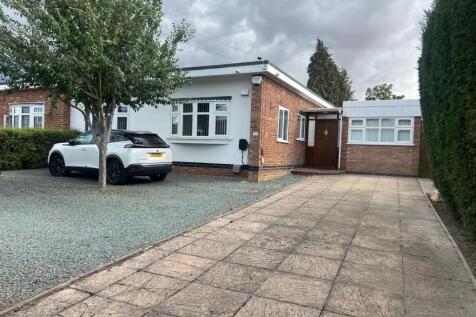 AVAILABLE NOW  3-Bedroom Furnished House ¿ Char