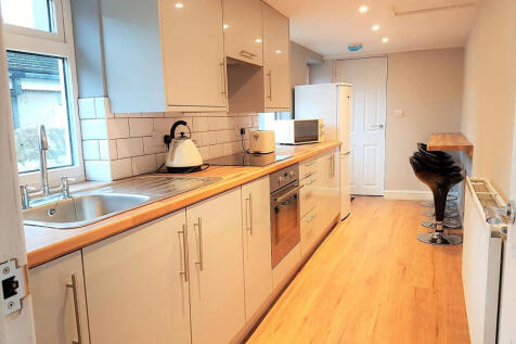 4-bed house on Adelphi Street, Lancaster, £2,340/mo