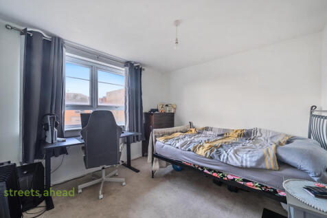 f1bd2140-e4de-46b...