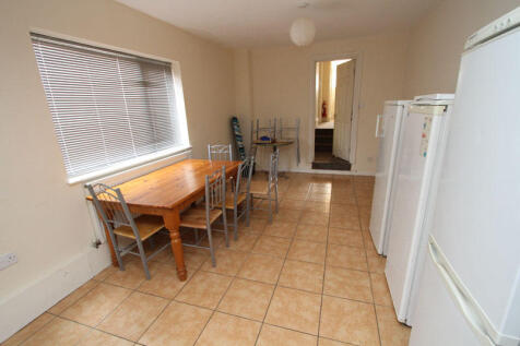 Tachbrook Road, Leamington Spa, Warwickshire, CV31 photo 4