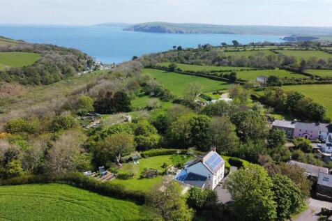 Hillside, Brynhenllan Dinas Cross, Newport, Pembro