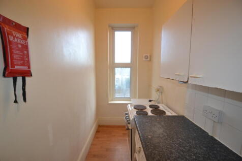 Hainault Road (6), Leytonstone, London, E11 photo 5